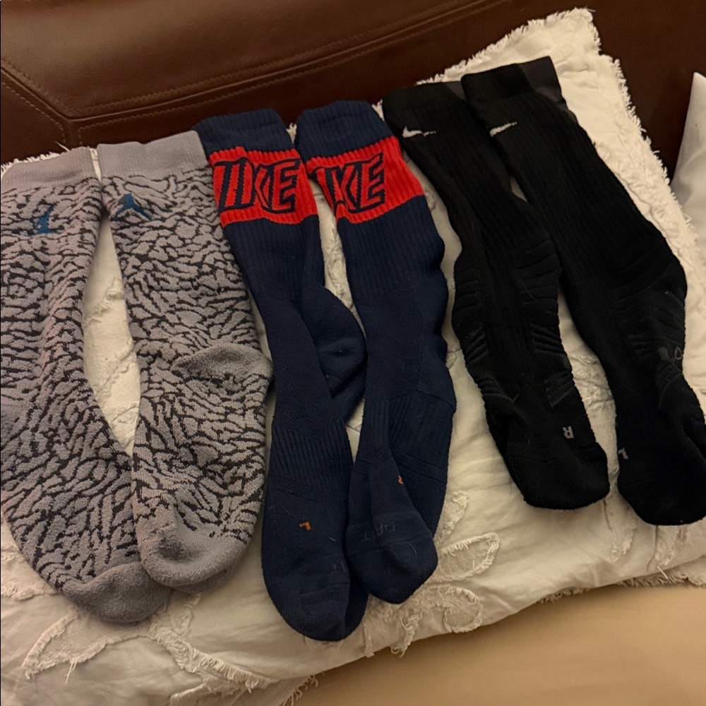 Nike Men's Gray, Blue, and Black Athletic Socks